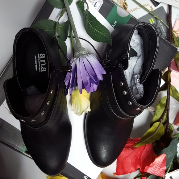 💥SALE💥NIB WOMENS A.N.A black memory foam booties - Picture 3 of 8